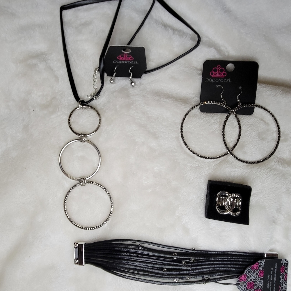 NWT Silver& leather circle necklace jewelry set "hematite or black spinel" ston